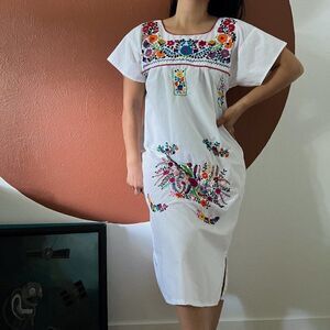 Mexican Oaxaca White multi‎ colored EMBROIDERED DRESS M boho sundress cotton